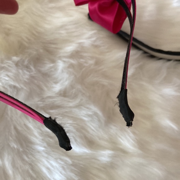 Bundle of three head bands- two black, one fuchsia coloured. - Picture 4 of 6